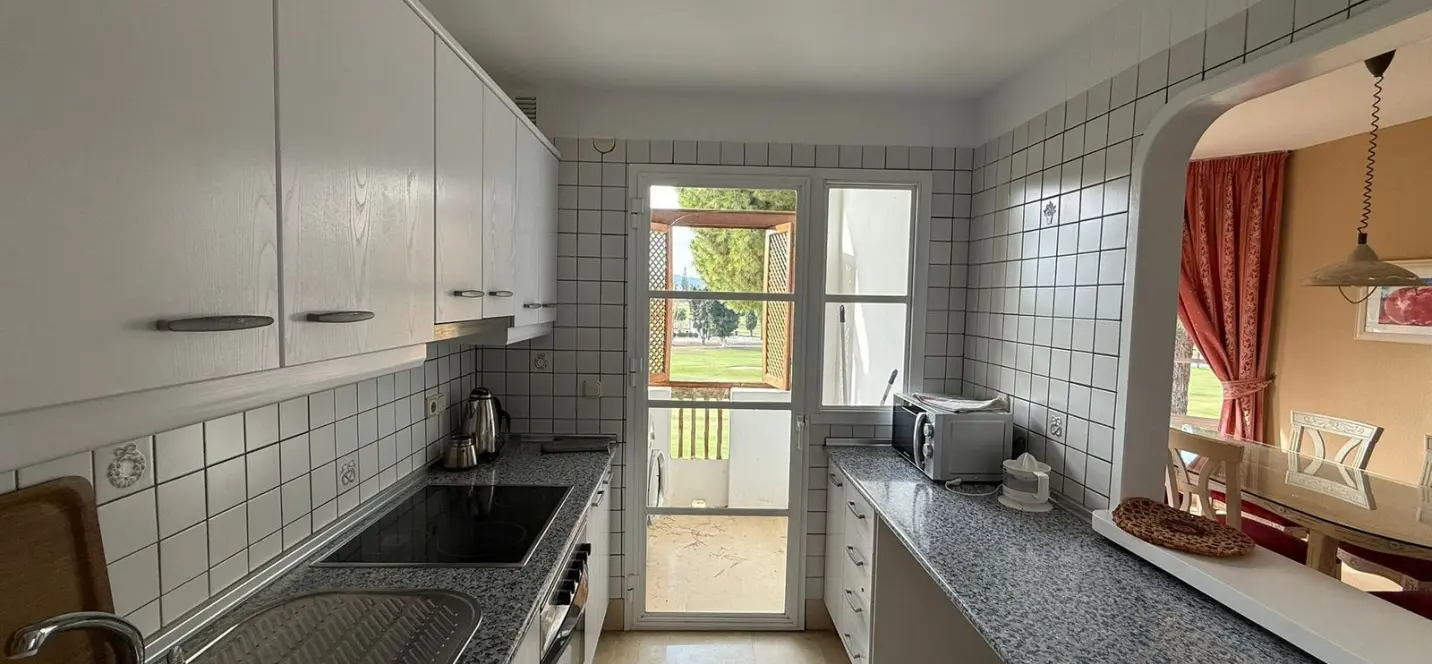 Sale of middle floor apartment in Mijas Golf 3