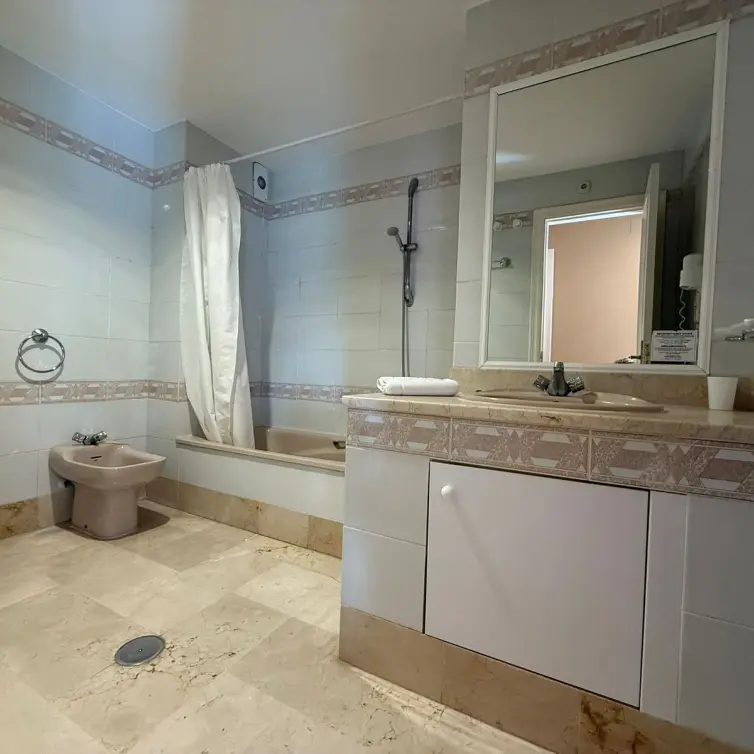 Sale of middle floor apartment in Mijas Golf