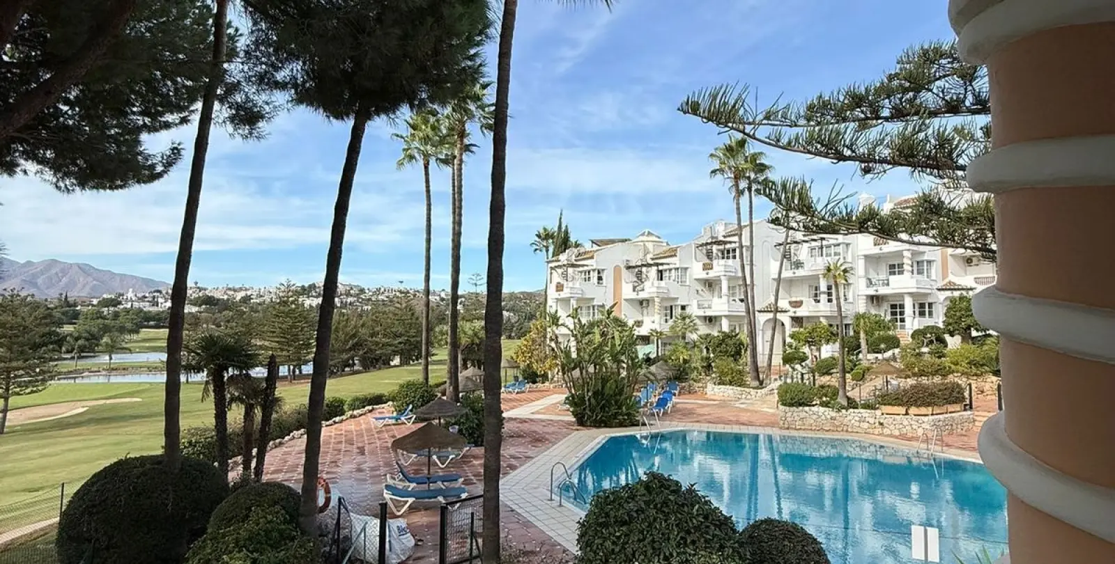 Продажа апартаментов на среднем этаже в Mijas Golf 18