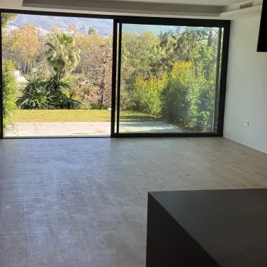Venta de apartamento en planta baja en Nueva Andalucía
