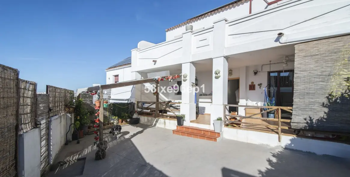Sale of townhouse in Doña Julia 1