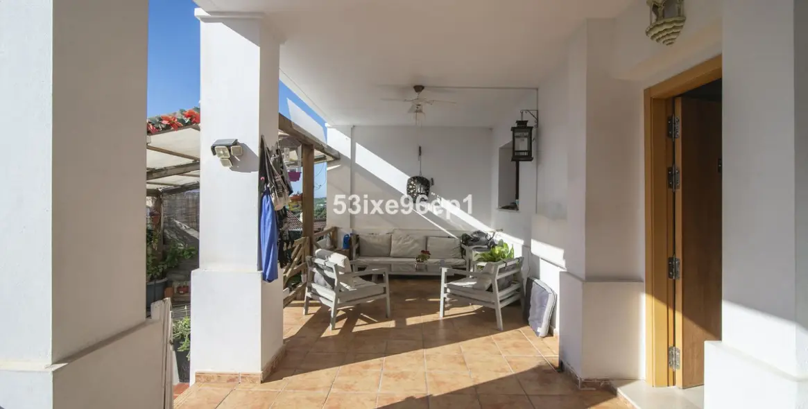 Sale of townhouse in Doña Julia 2