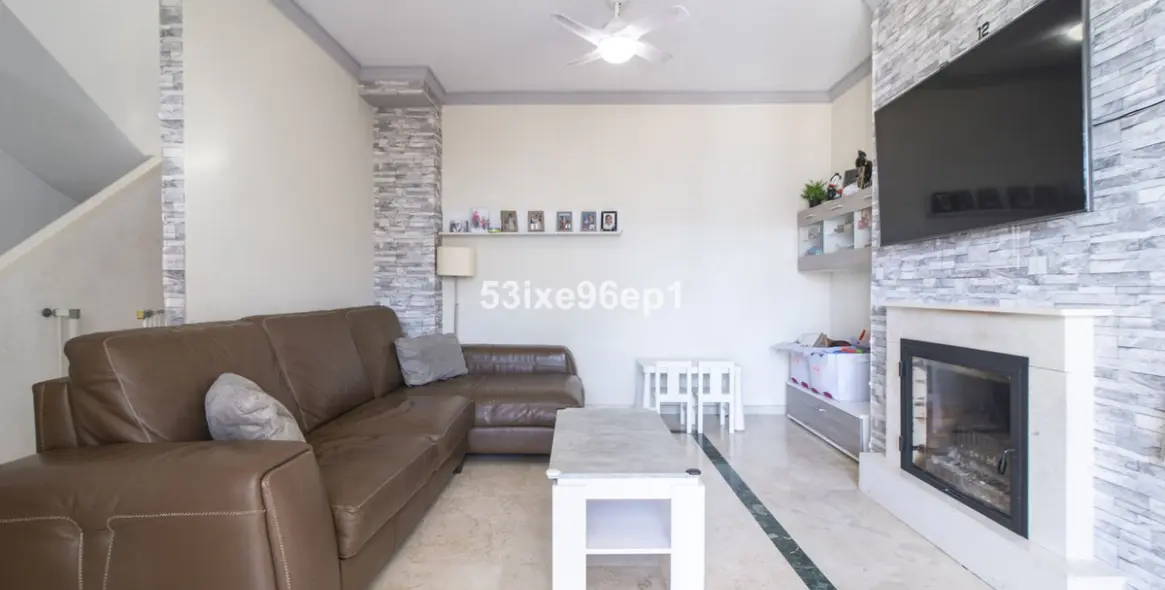 Sale of townhouse in Doña Julia 5