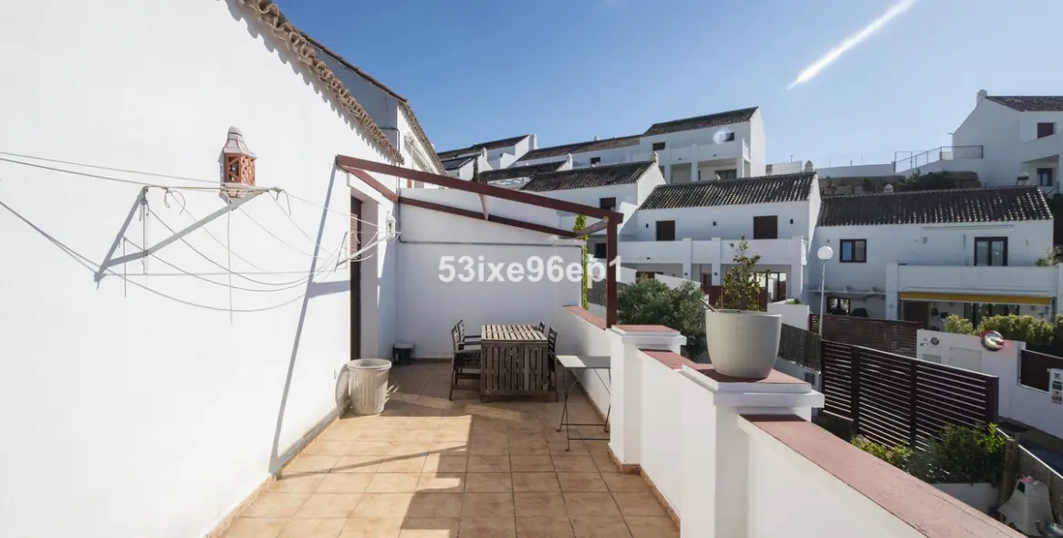 Sale of townhouse in Doña Julia 12