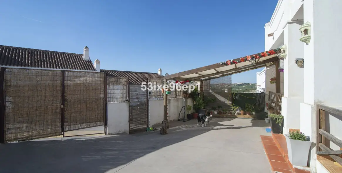 Sale of townhouse in Doña Julia 25