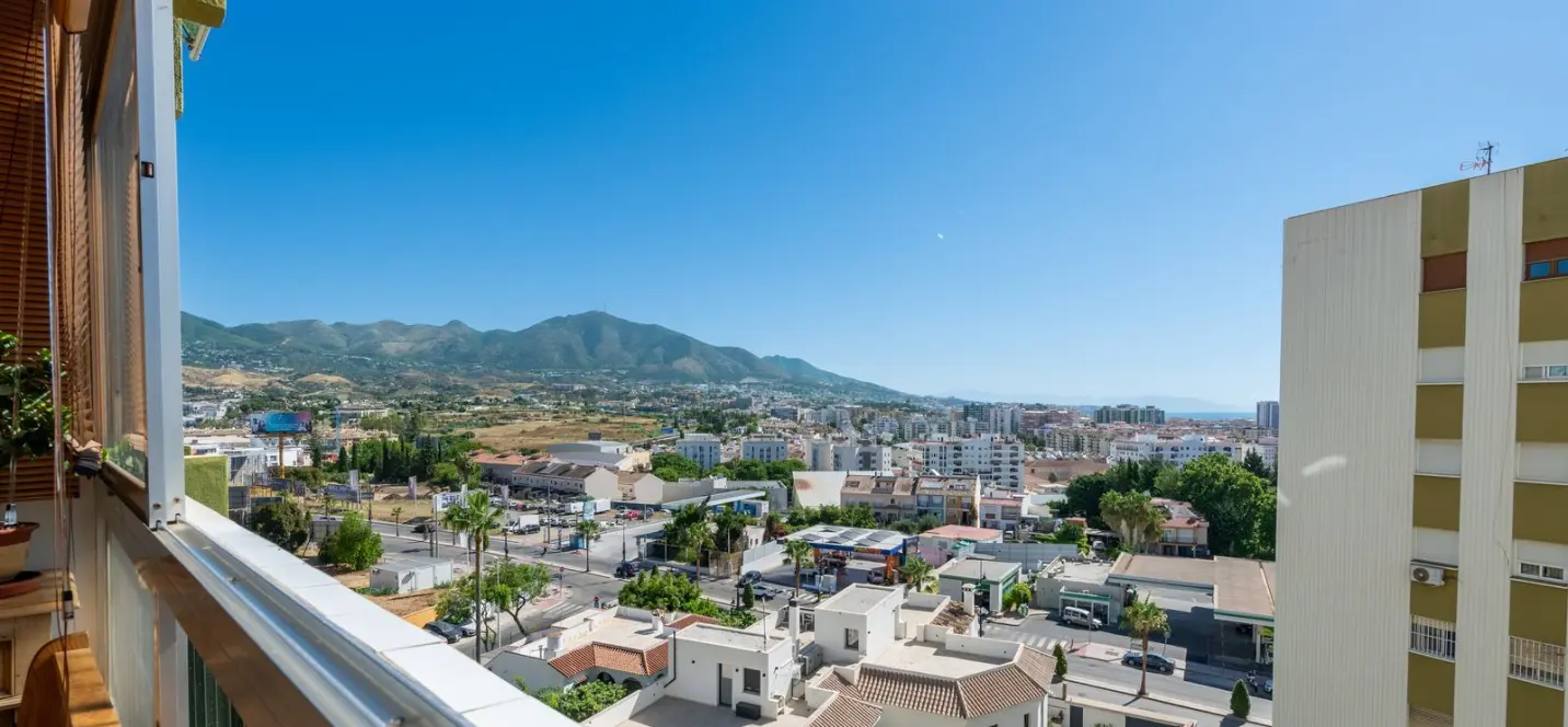 Venta de apartamento en planta media en Fuengirola 0
