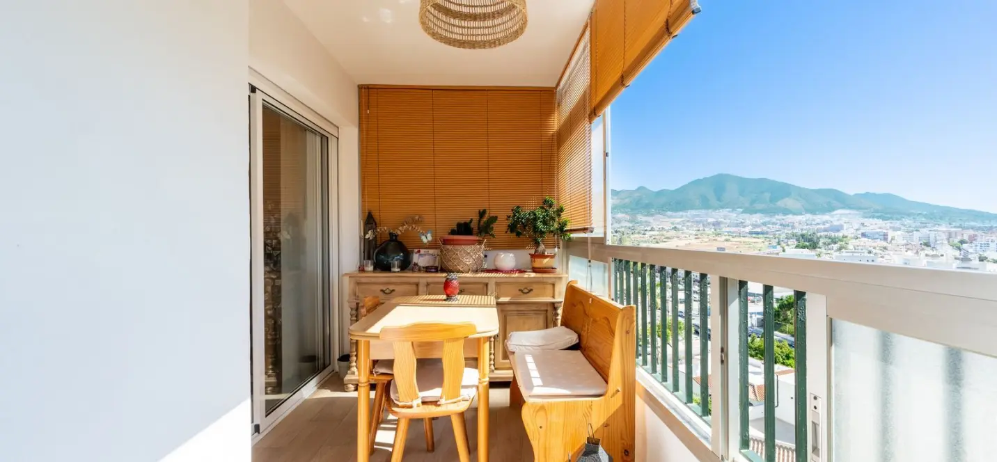 Venta de apartamento en planta media en Fuengirola 1