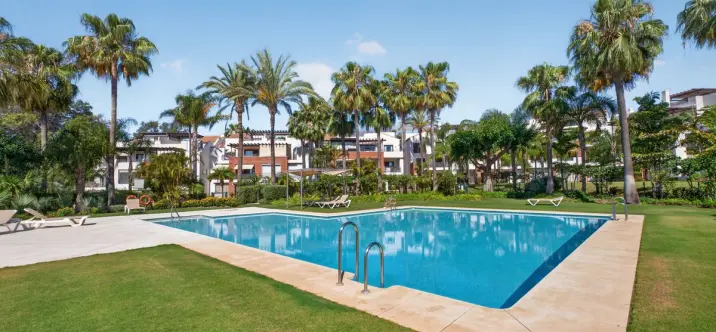Продажа апартаментов на первом этаже в Estepona 1