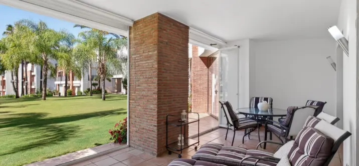Продажа апартаментов на первом этаже в Estepona 2