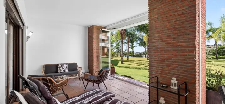 Продажа апартаментов на первом этаже в Estepona 3