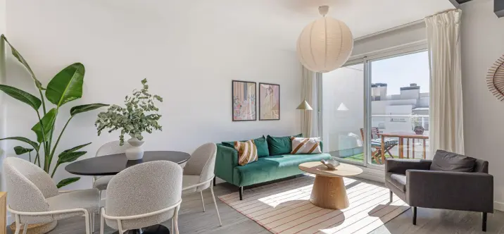 Продажа двухуровневого пентхауса в Estepona 0