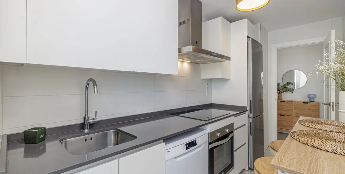 Sale of penthouse duplex in Estepona 10