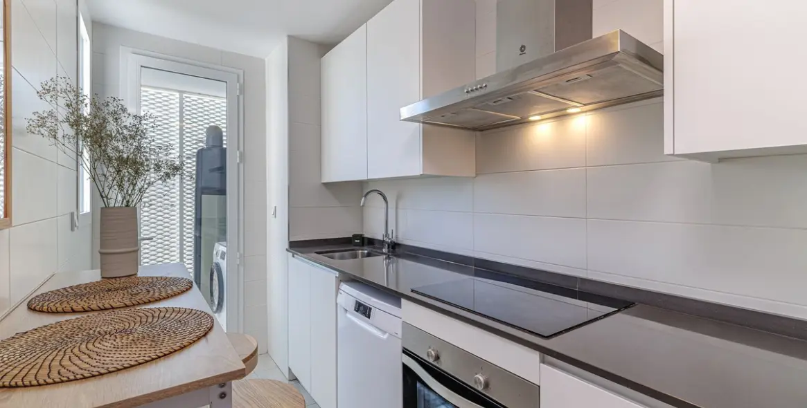 Sale of penthouse duplex in Estepona 11
