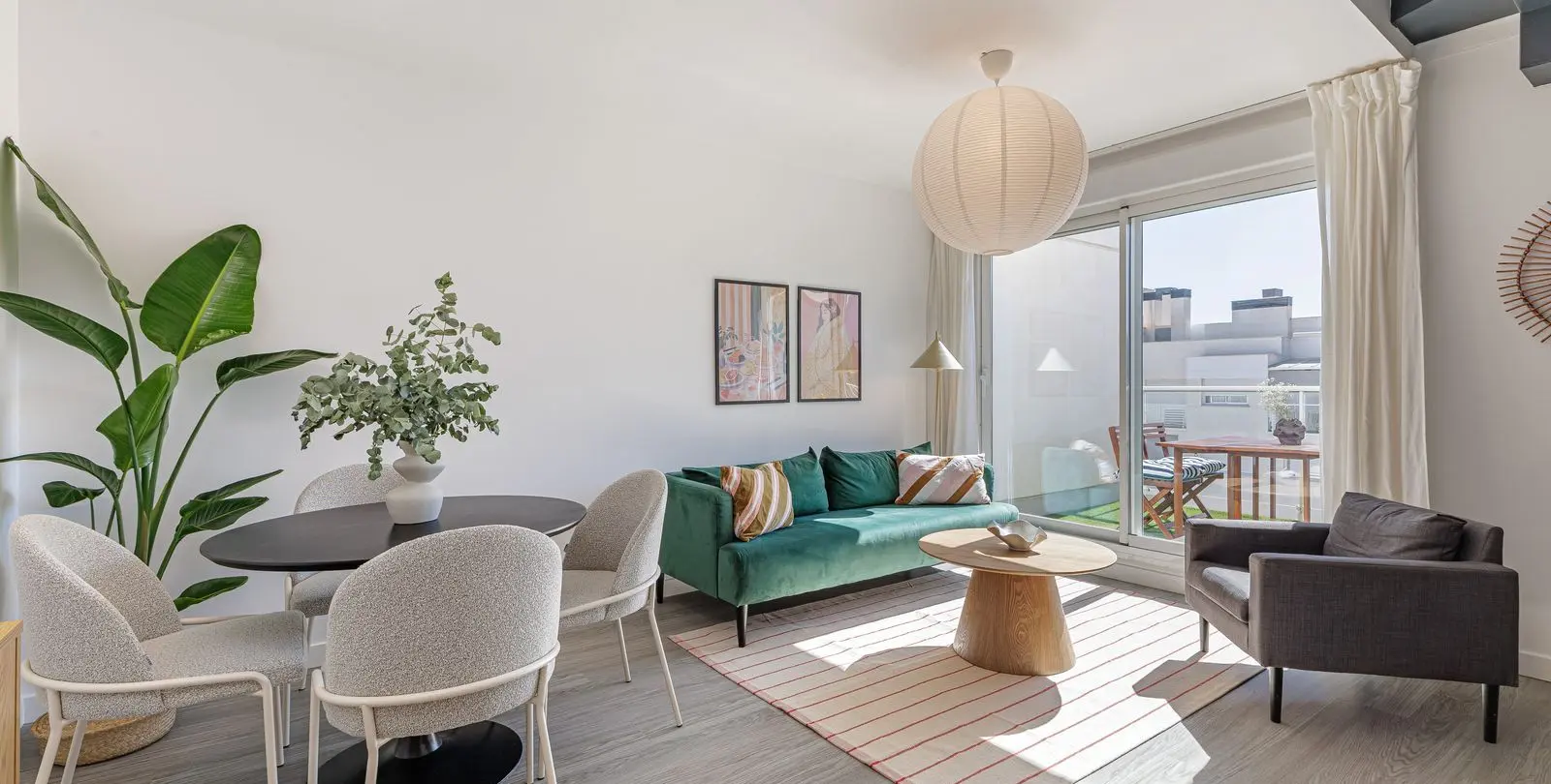Sale of penthouse duplex in Estepona 2