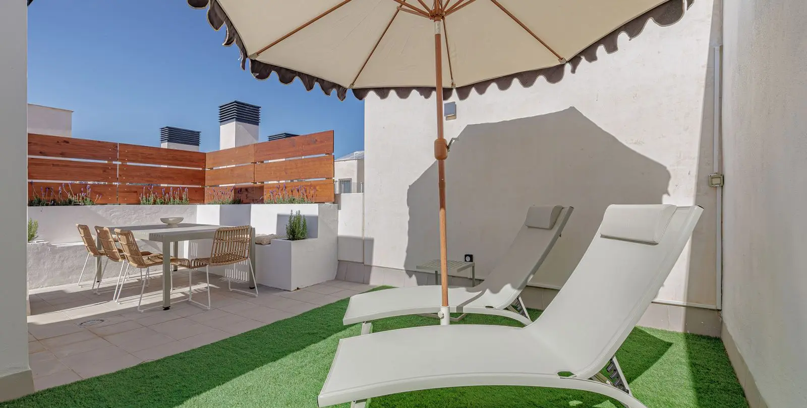 Sale of penthouse duplex in Estepona 8