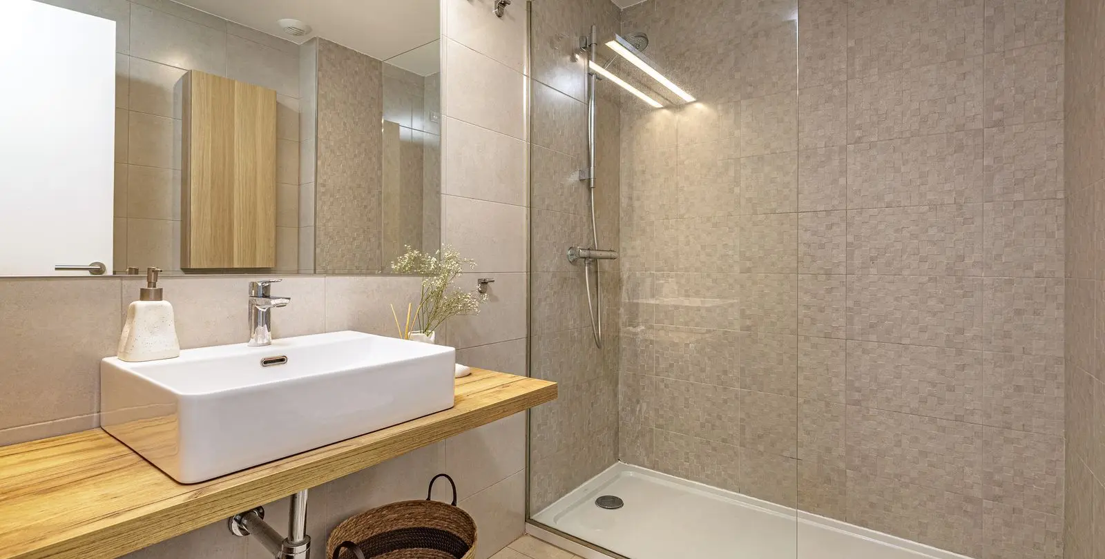 Sale of penthouse duplex in Estepona 15