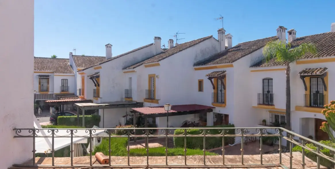 Sale of townhouse in Estepona 19