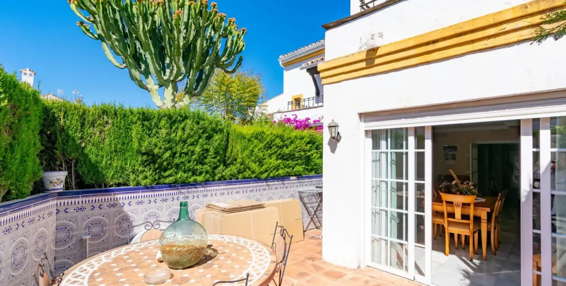 Sale of townhouse in Estepona 28