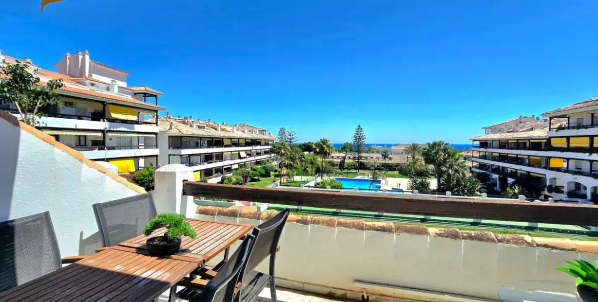 Sale of penthouse duplex in The Golden Mile 2