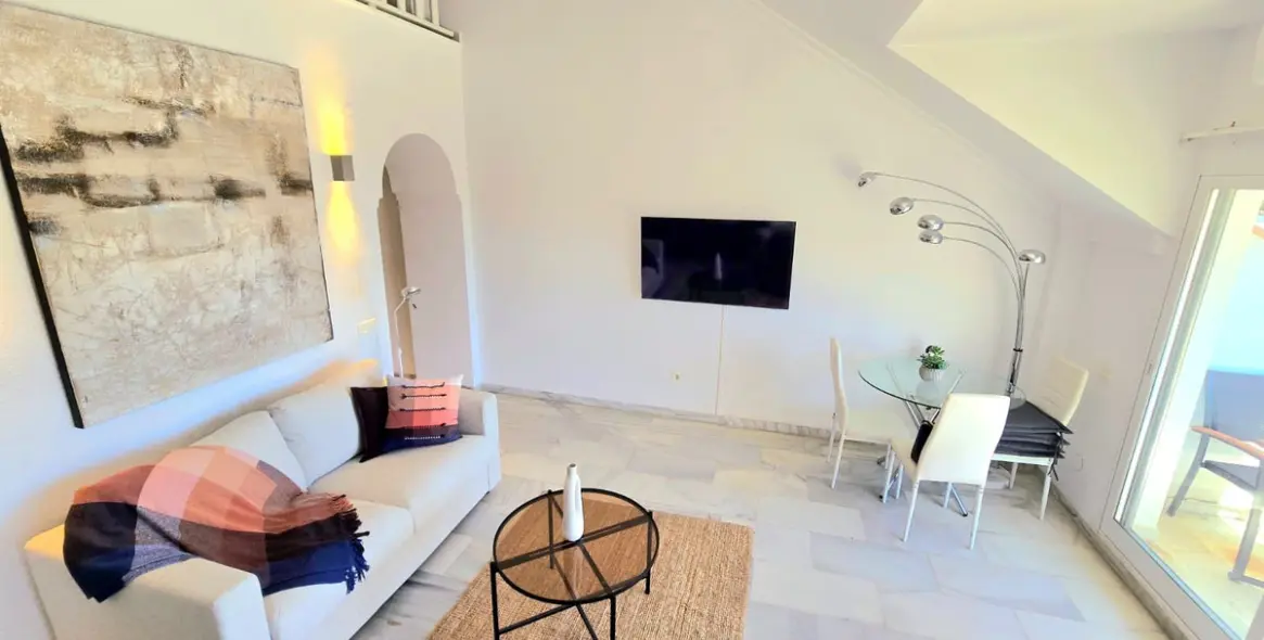 Sale of penthouse duplex in The Golden Mile 4