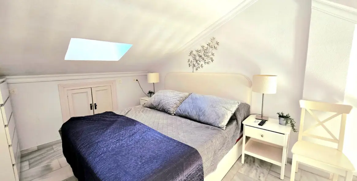 Sale of penthouse duplex in The Golden Mile 11