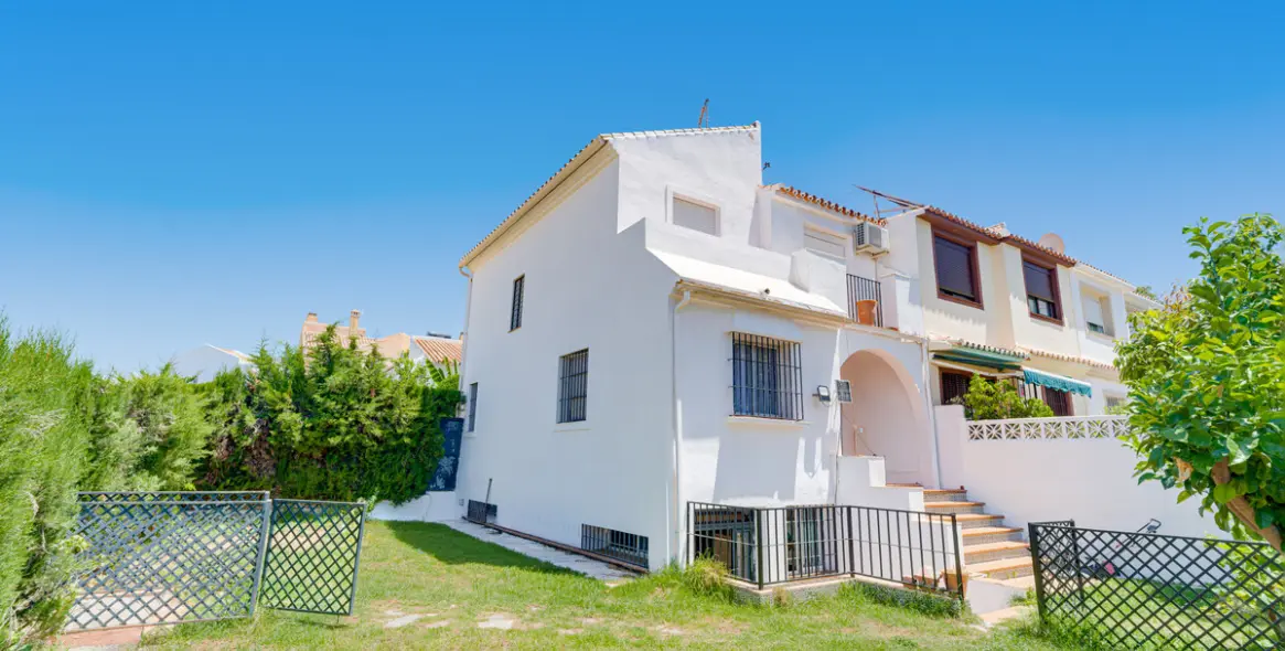 Продажа таунхауса в Estepona 1