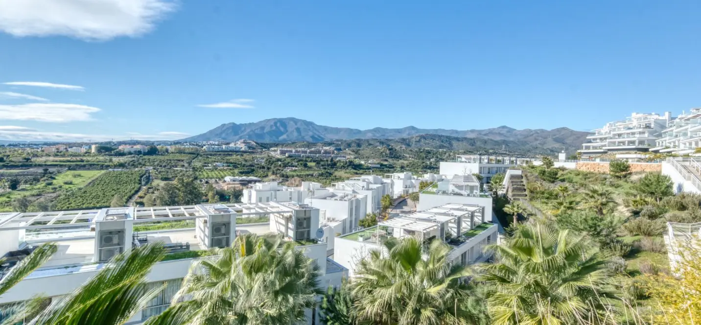 Venta de apartamento en planta baja en Estepona 1