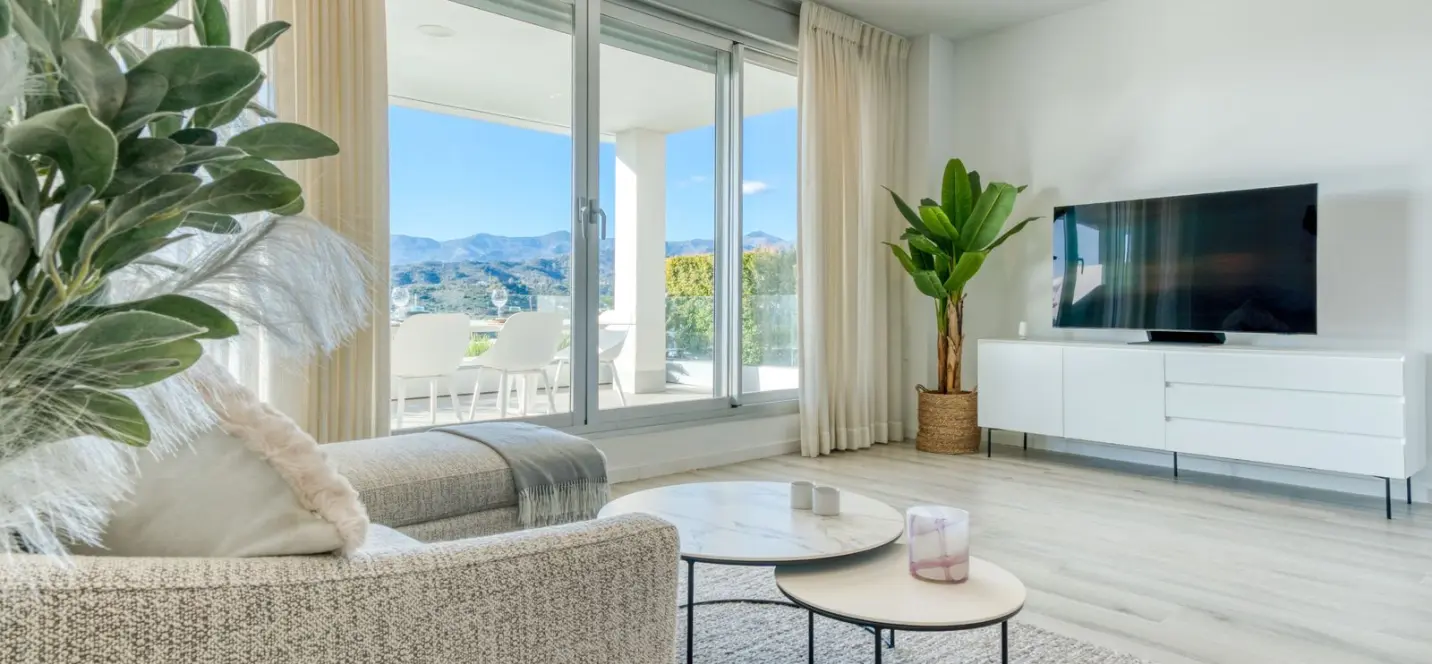 Venta de apartamento en planta baja en Estepona 2