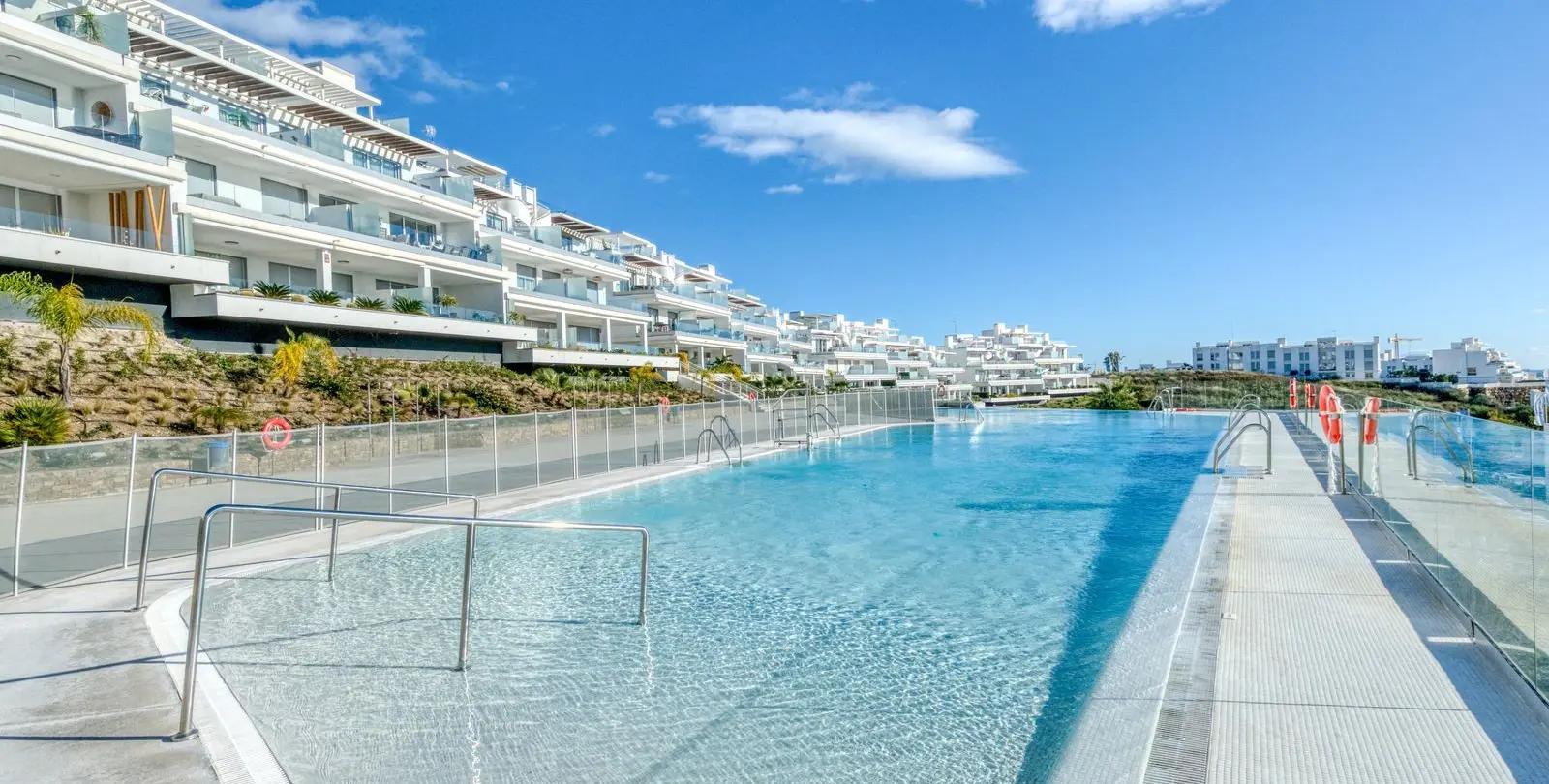 Sale of ground floor apartment in Estepona 4