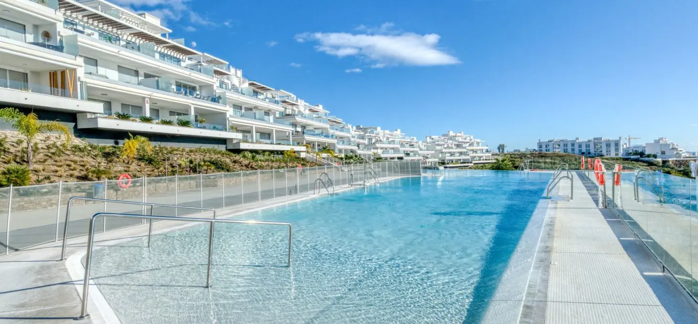 Venta de apartamento en planta baja en Estepona 3