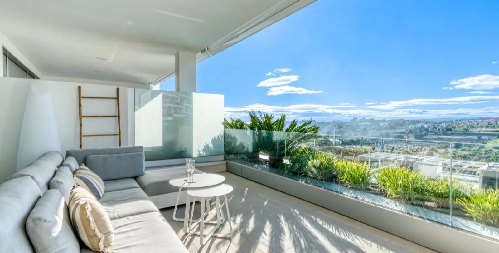 Sale of ground floor apartment in Estepona 7