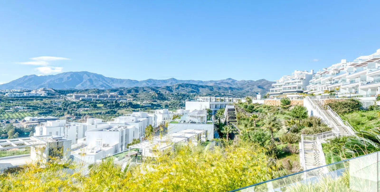 Sale of ground floor apartment in Estepona 9