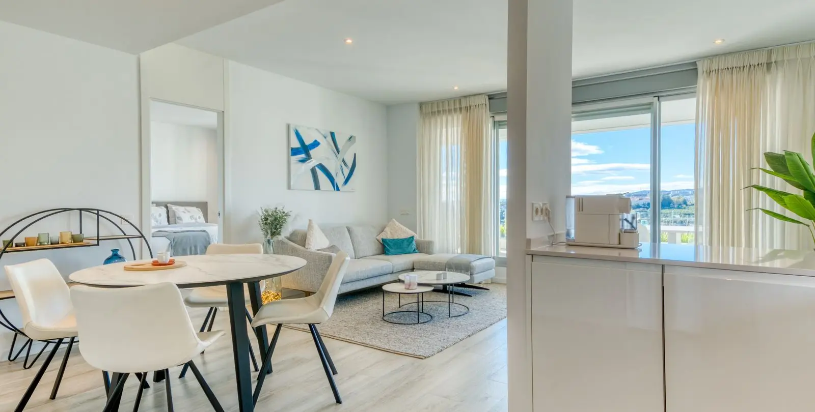 Sale of ground floor apartment in Estepona 15