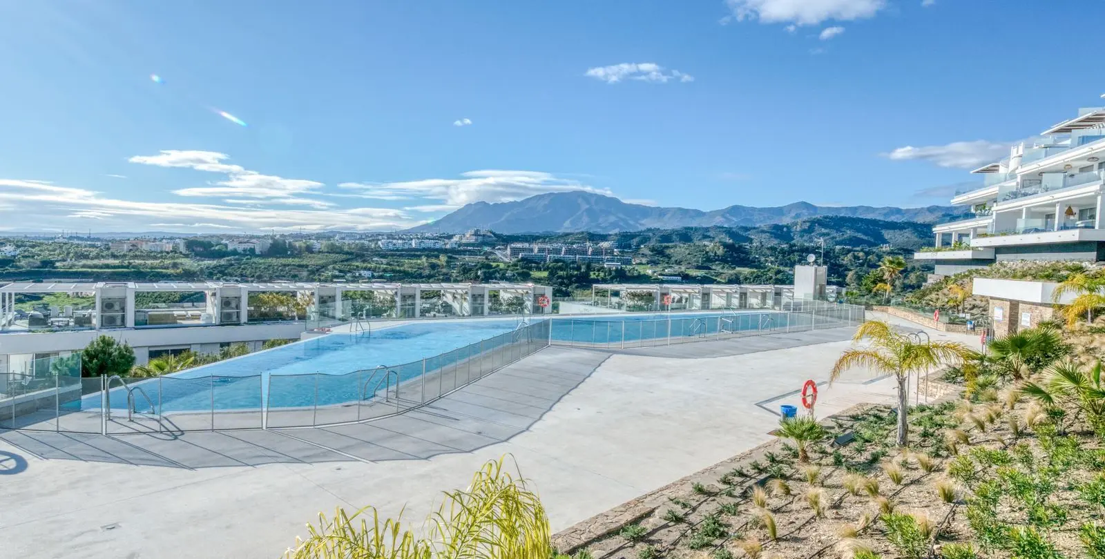 Sale of ground floor apartment in Estepona 22