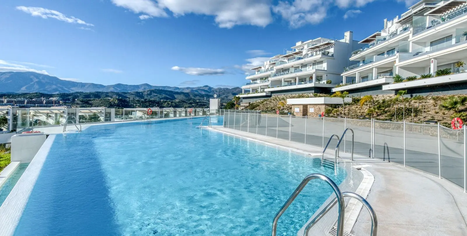Sale of ground floor apartment in Estepona 23