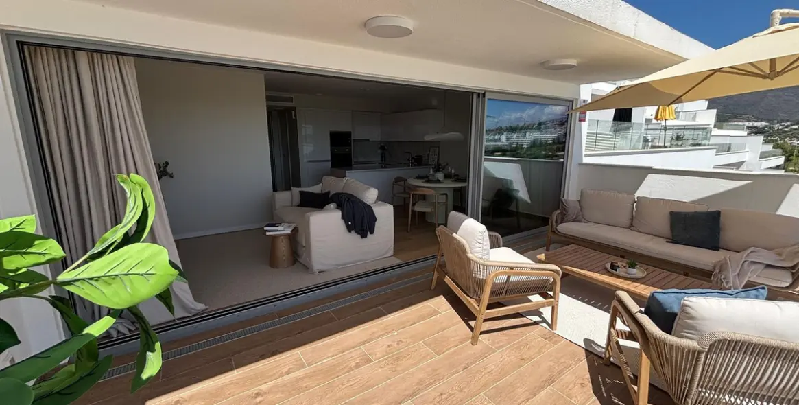 Продажа апартаментов на среднем этаже в Estepona 4