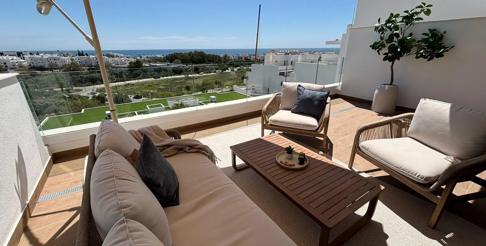 Продажа апартаментов на среднем этаже в Estepona 3