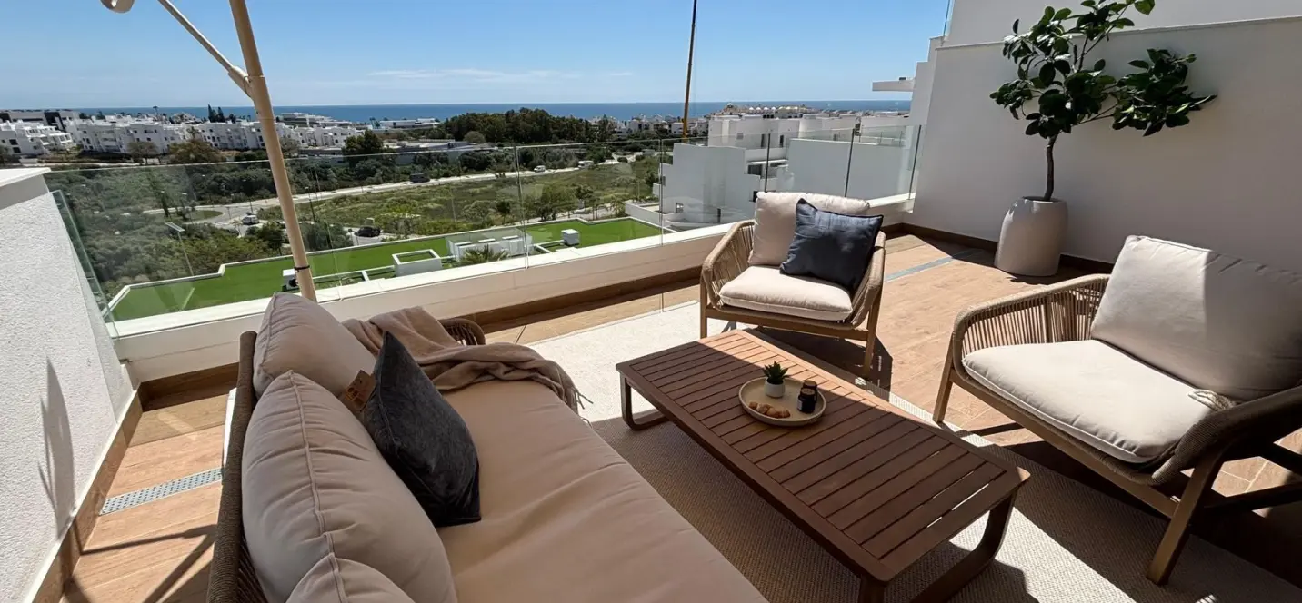 Продажа апартаментов на среднем этаже в Estepona 2