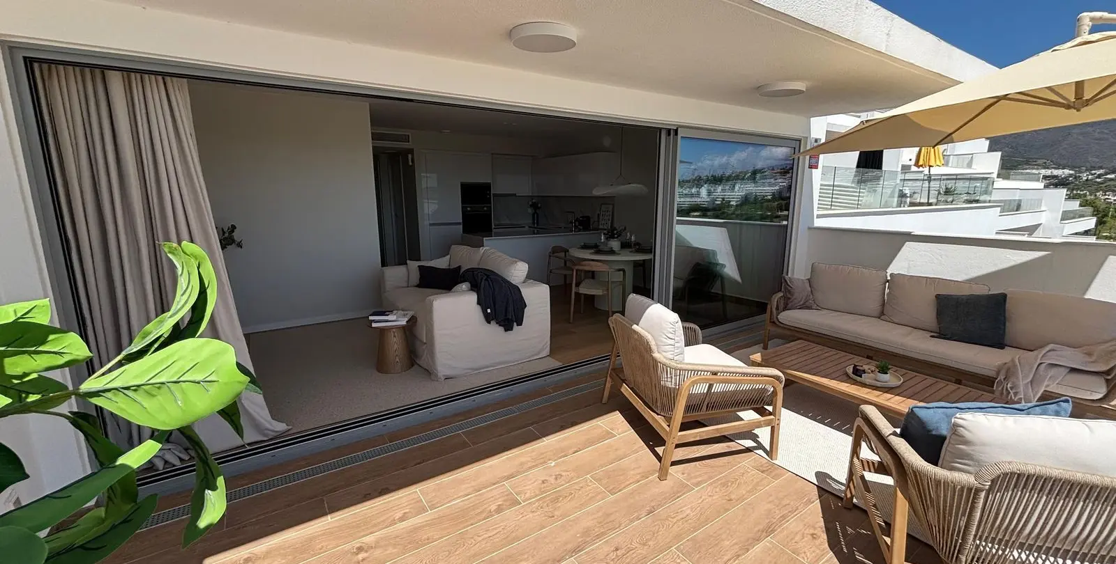 Продажа апартаментов на среднем этаже в Estepona 4