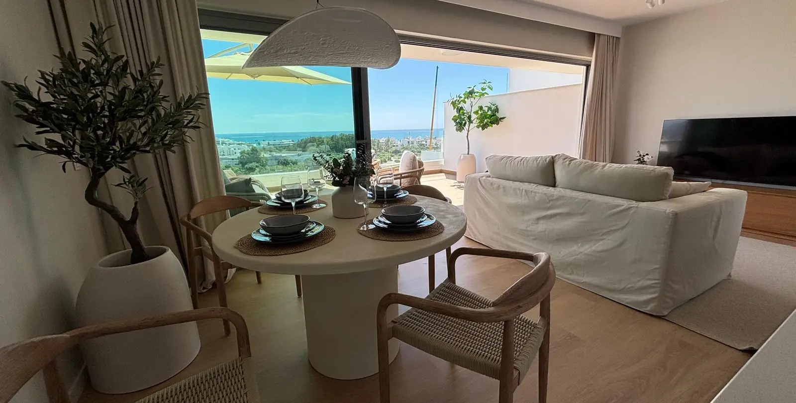 Продажа апартаментов на среднем этаже в Estepona 5