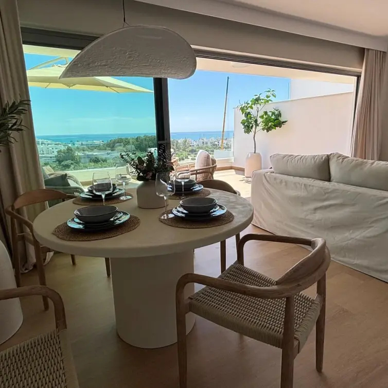 Продажа апартаментов на среднем этаже в Estepona