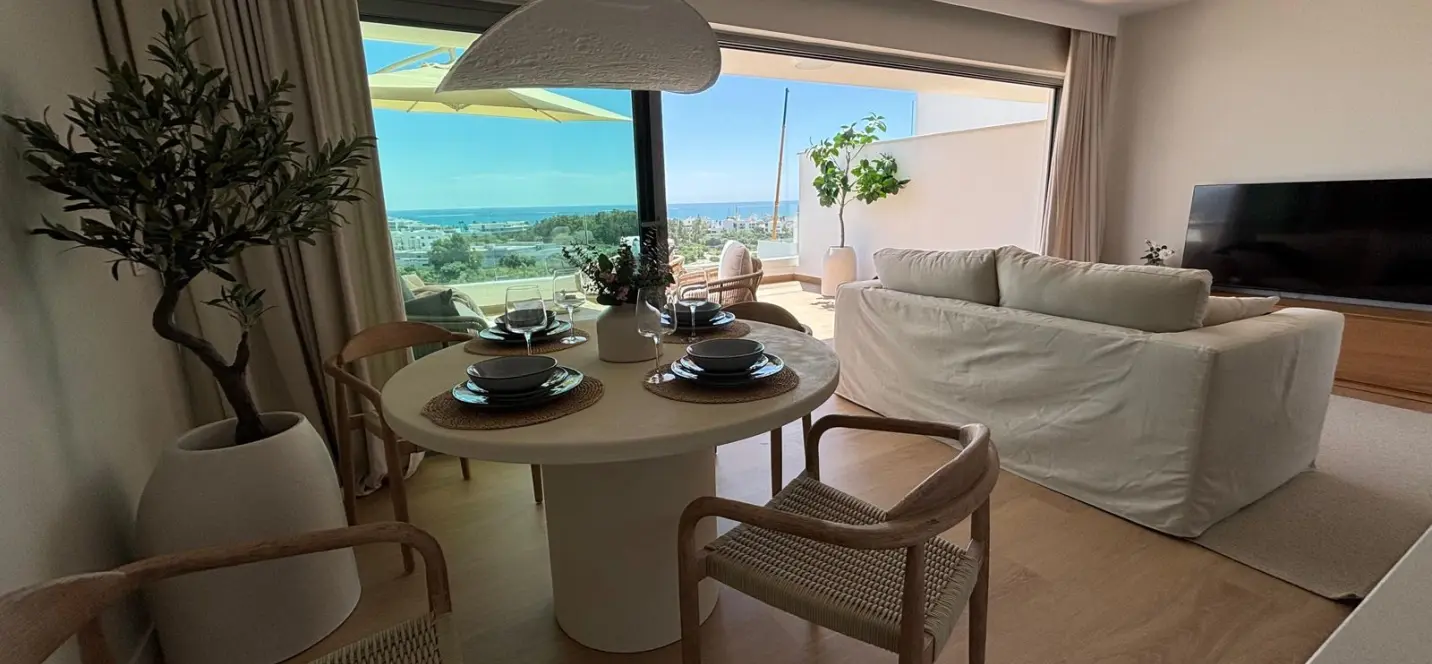 Продажа апартаментов на среднем этаже в Estepona 4