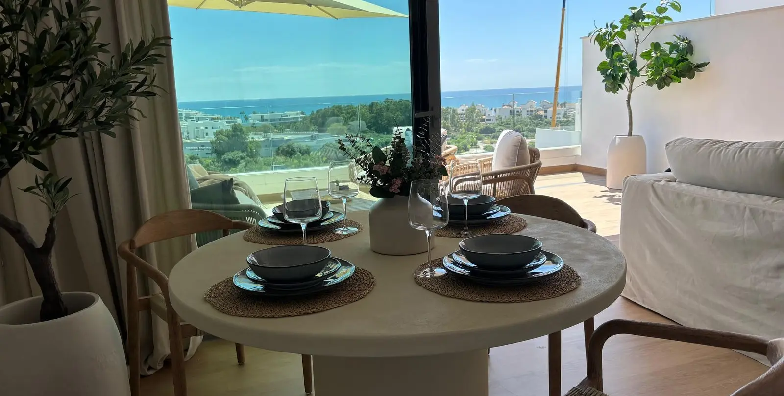 Продажа апартаментов на среднем этаже в Estepona 7