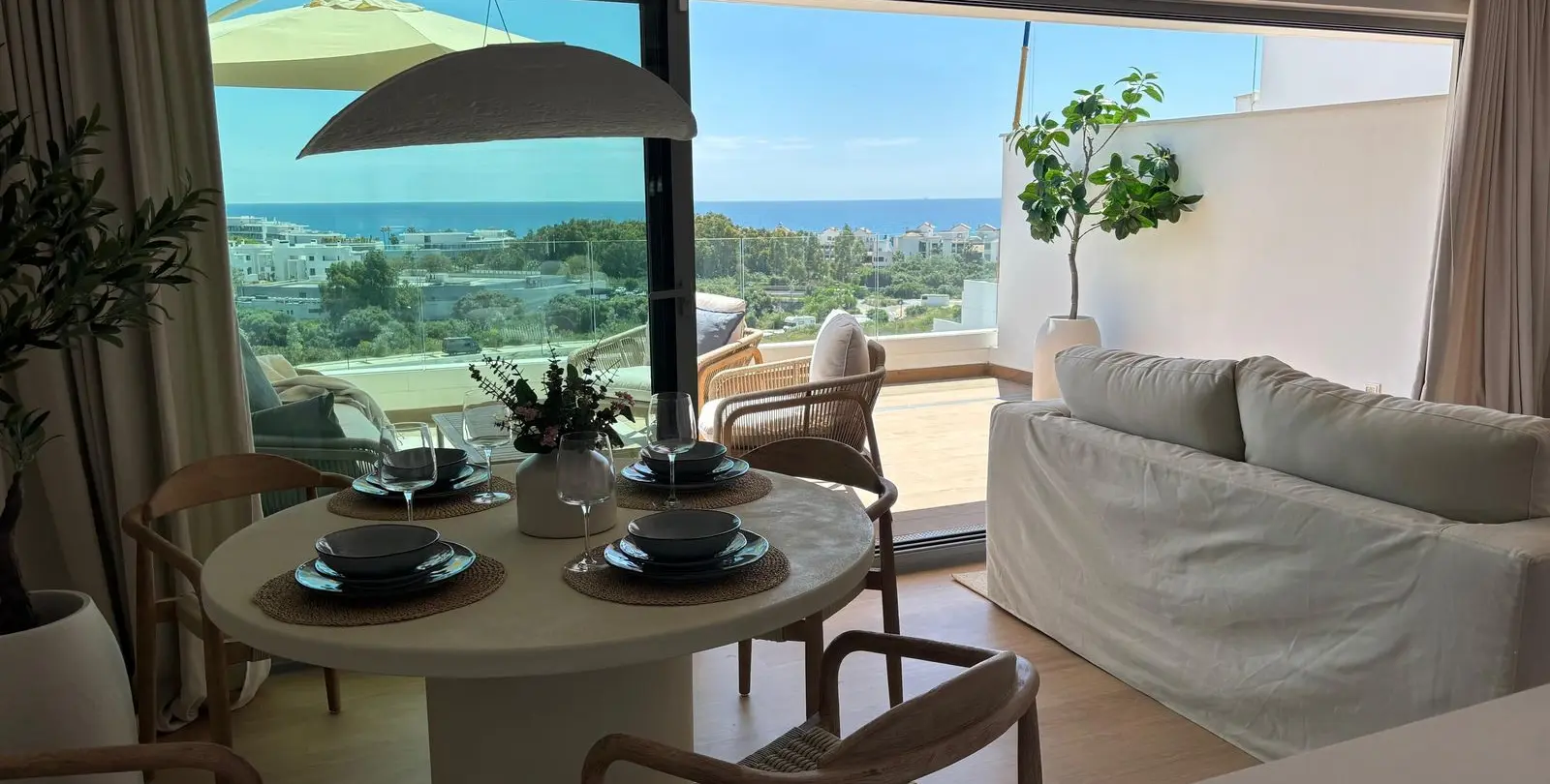 Продажа апартаментов на среднем этаже в Estepona 11