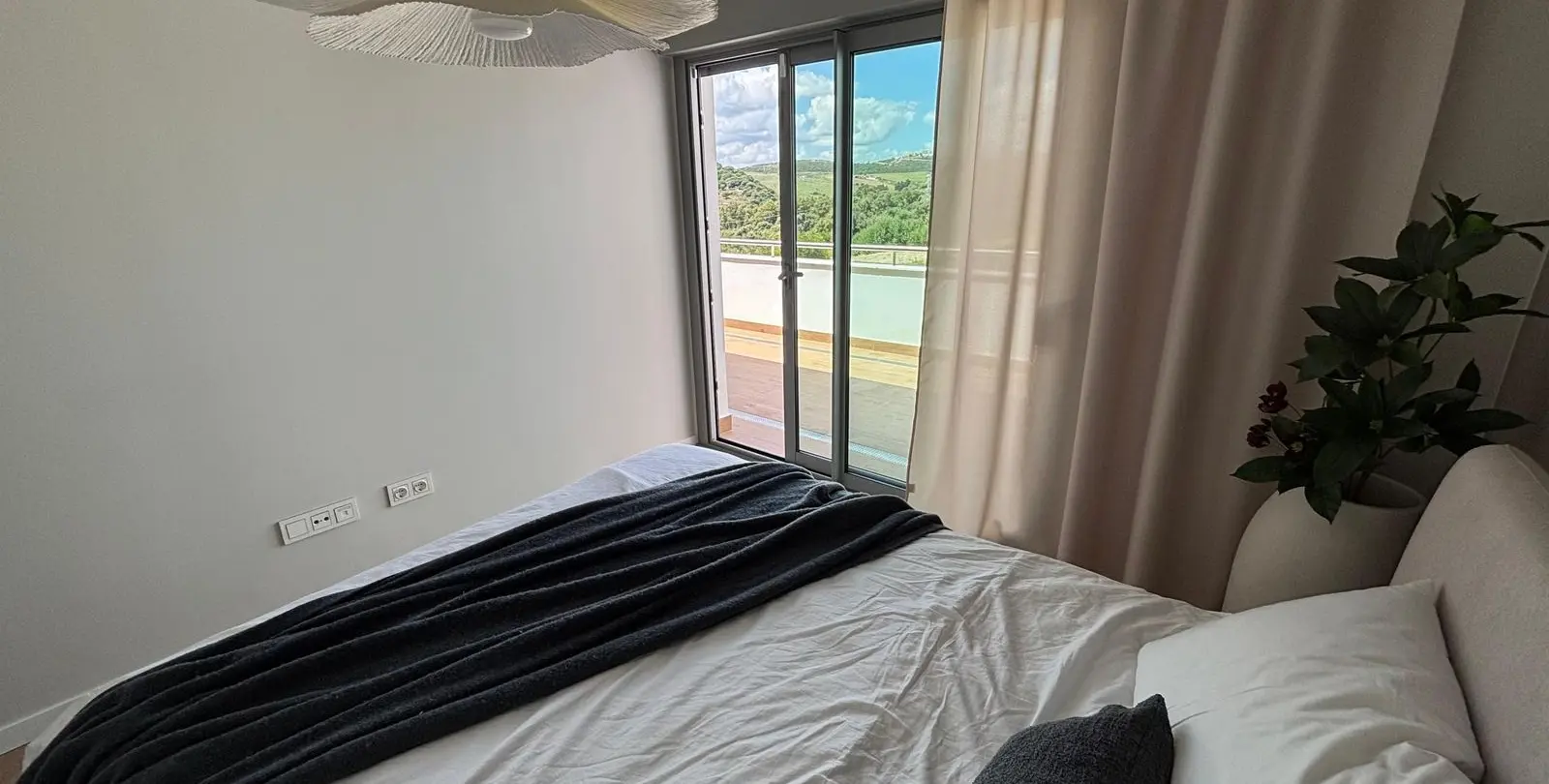 Продажа апартаментов на среднем этаже в Estepona 18