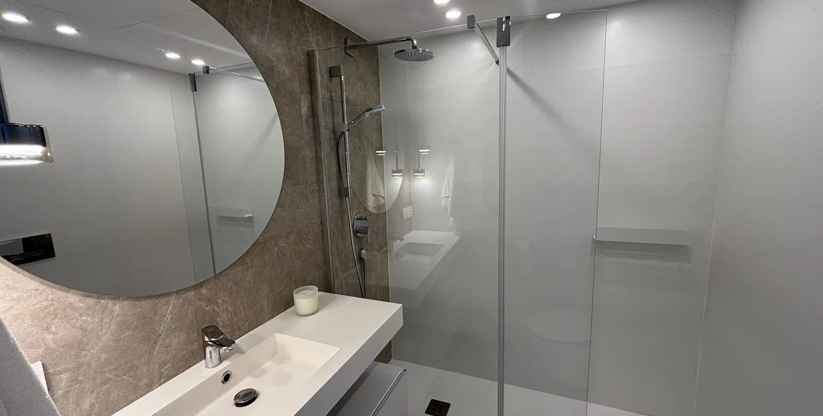 Продажа апартаментов на среднем этаже в Estepona 20