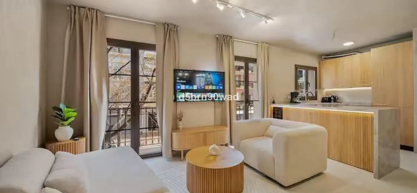 Venta de apartamento en planta media en Marbella 1
