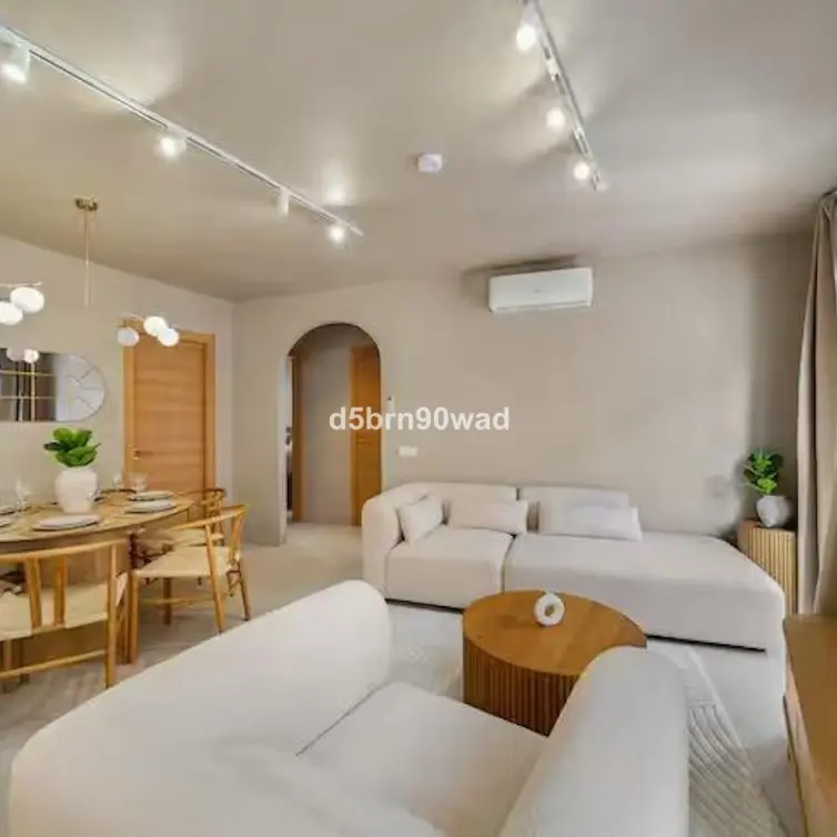 Venta de apartamento en planta media en Marbella