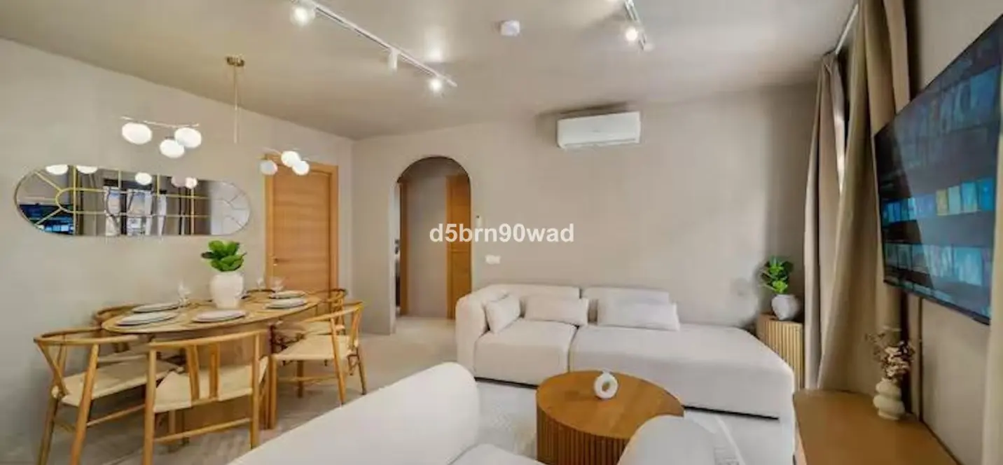 Venta de apartamento en planta media en Marbella 2