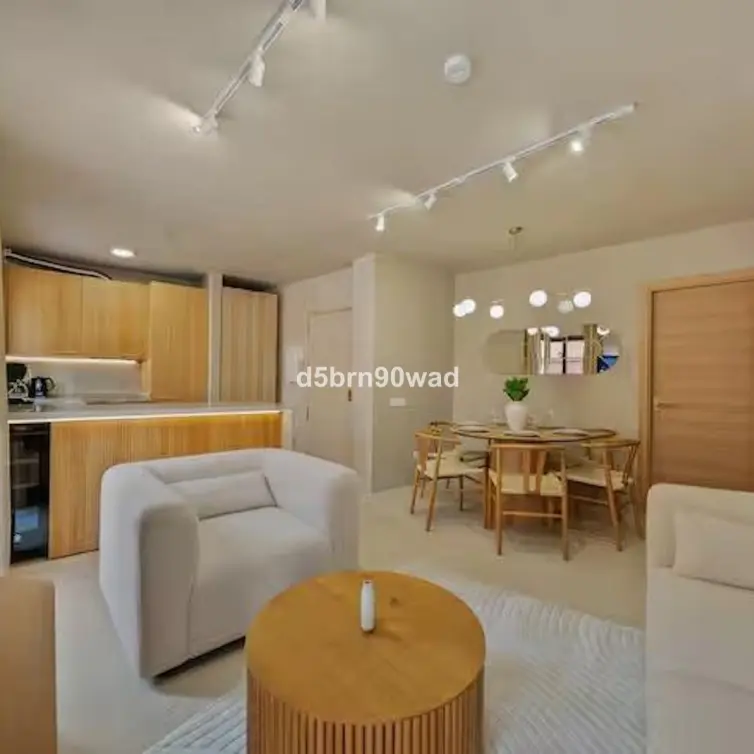 Venta de apartamento en planta media en Marbella
